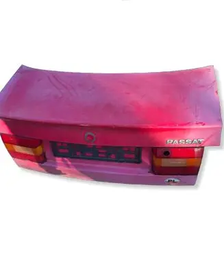 Volkswagen PASSAT B4 Tailgate/trunk/boot lid 