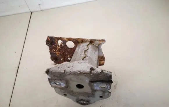Toyota Verso Front bumper mounting bracket
