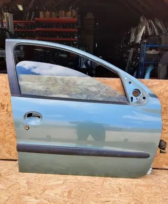 Peugeot 206 Front door