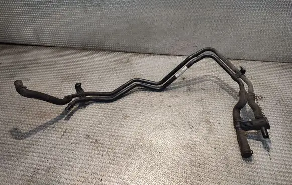 Mercedes-Benz Sprinter W906 Engine coolant pipe/hose 9068322615