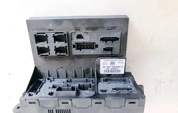 Mercedes-Benz E W211 Fuse box set 2115456101