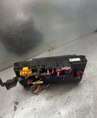 BMW 5 F10 F11 Fuse module 9234421 00931423 217033442