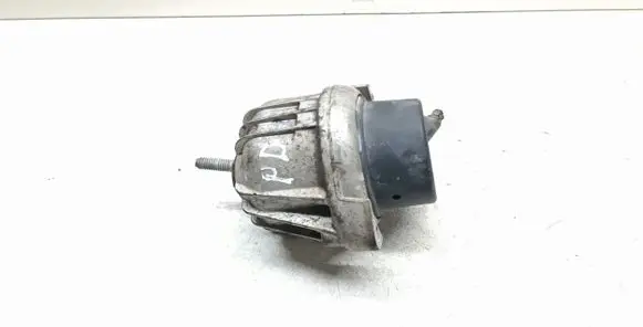 BMW 3 E92 E93 Engine mount bracket 139811