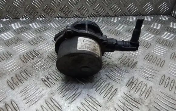 Renault Megane II Vacuum pump 8200113585 72238912D