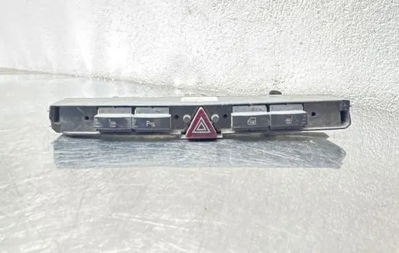 Opel Zafira B Hazard light switch 13100110