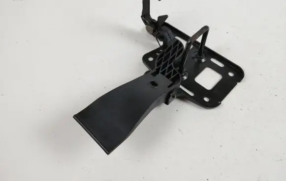 Audi A4 S4 B8 8K Engine bonnet/hood lock/latch loop/hook 8T0823480