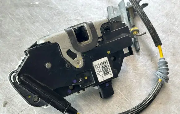 Ford Explorer Rear door lock 8A5A5426413EC