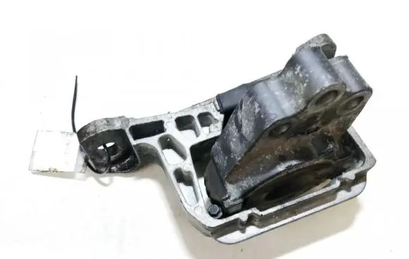 Ford Focus Engine mount bracket CV616F012EB CV61-6F012-EB