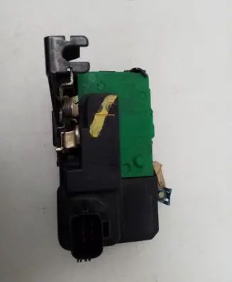 Volvo S80 Front door lock 