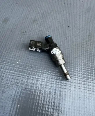 Audi A8 S8 D3 4E Fuel injector 079906036C 079036C