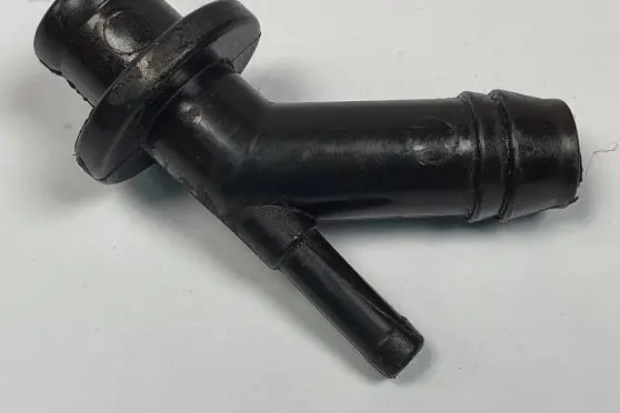 Saab 900 Breather hose/pipe 