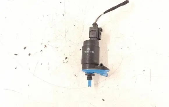 Mercedes-Benz A W169 Windshield washer spray nozzle 2108691021 A2108691021