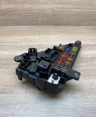 BMW 5 E60 E61 Fuse box set 8138830 S18956057