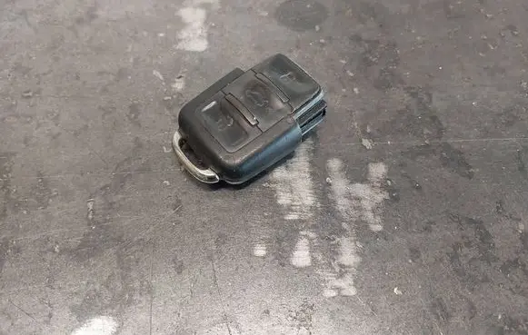Volkswagen Touran I Ignition key/card 1K0959753G