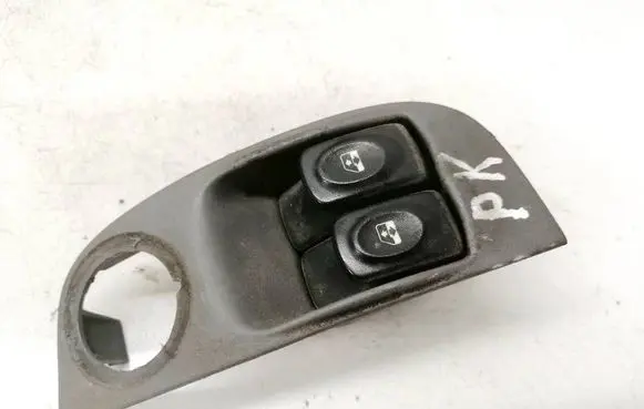 Renault Megane I Front door window switch trim 7700429070