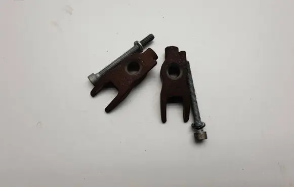 Citroen Berlingo Fuel Injector clamp holder 9811760780