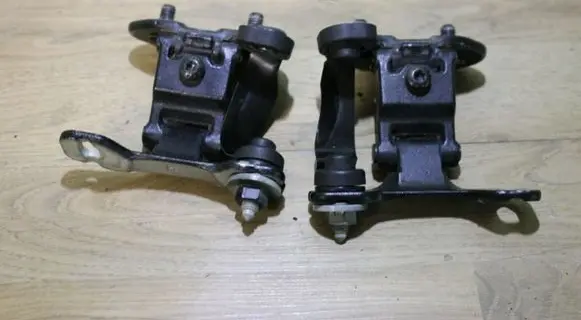 BMW 1 E81 E87 Tailgate/trunk/boot hinge 7060626