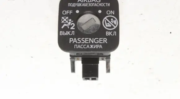 Toyota Prius+ (ZVW40) Passenger airbag on/off switch 