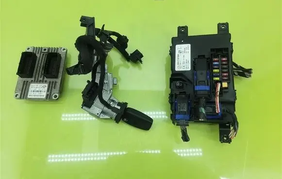 Fiat Grande Punto Engine ECU kit and lock set 