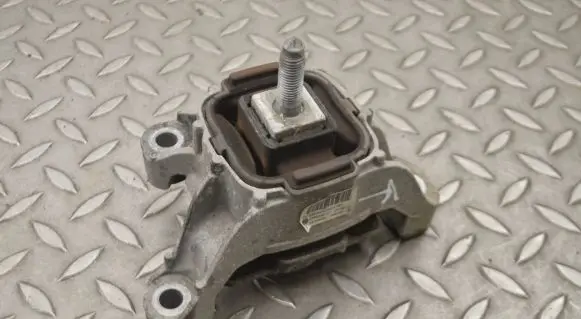 Mini One - Cooper Coupe R56 Engine mount bracket 6784355