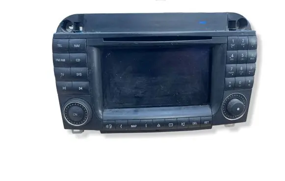 Mercedes-Benz S W220 Radio/CD/DVD/GPS head unit A2208205889
