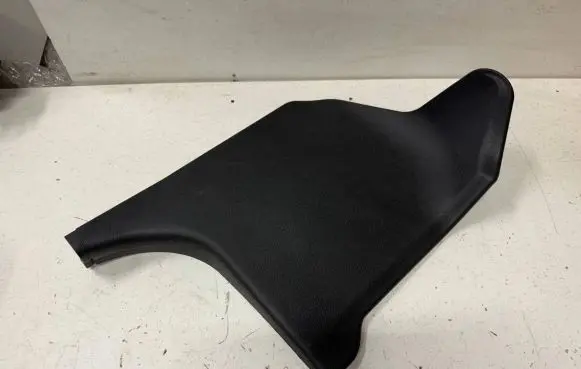 Mercedes-Benz E W211 Foot area side trim A2116800606