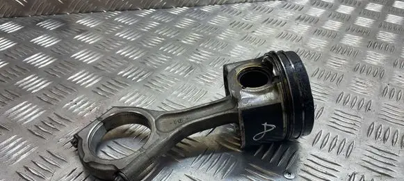 Subaru Forester SH Piston with connecting rod