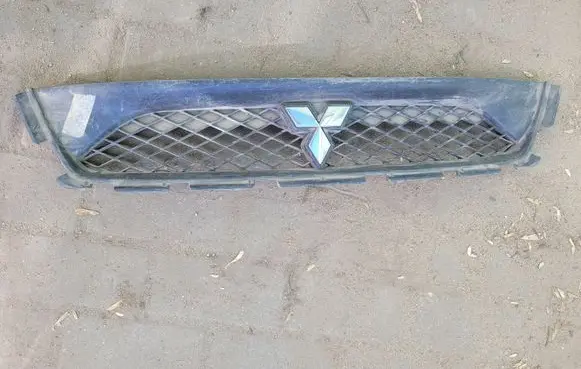 Mitsubishi ASX Front bumper upper radiator grill 6402A217