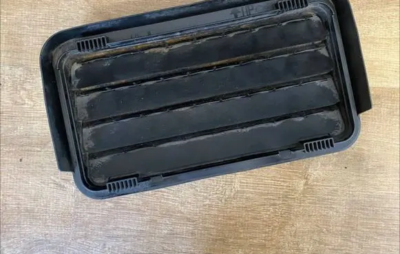 Nissan Navara D23 Quarter panel pressure vent 768044JG0D