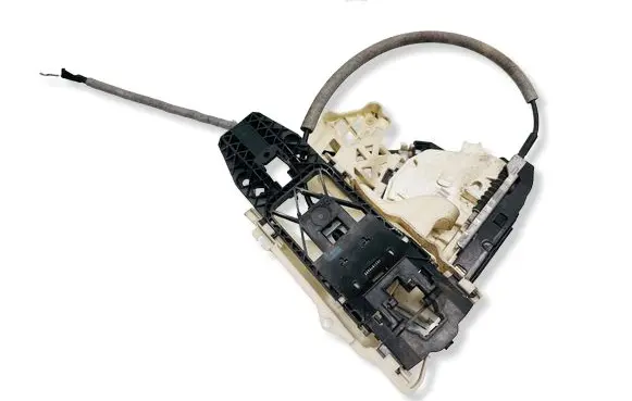 Volkswagen Tiguan Front door lock 5N1837016D