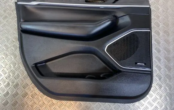 Jeep Grand Cherokee WL Front door card panel trim