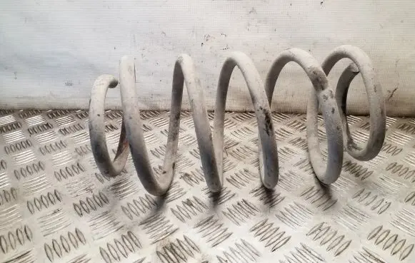 Jeep Grand Cherokee (WK) Rear coil spring