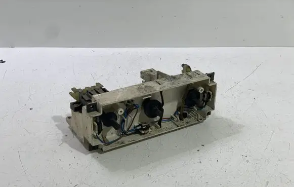 Audi 80 90 S2 B4 Climate control unit 893819045C