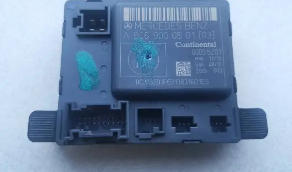 Mercedes-Benz Sprinter W906 Door control unit/module A9069000501 9069000501