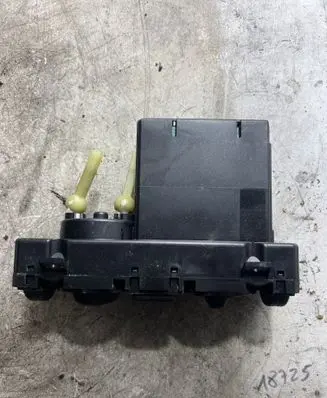 Mercedes-Benz E W211 Climate control unit 2108303185