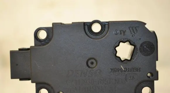 Audi A6 S6 C7 4G Intake manifold valve actuator/motor CZ1139300857 130410391780 ZBAT0045D09