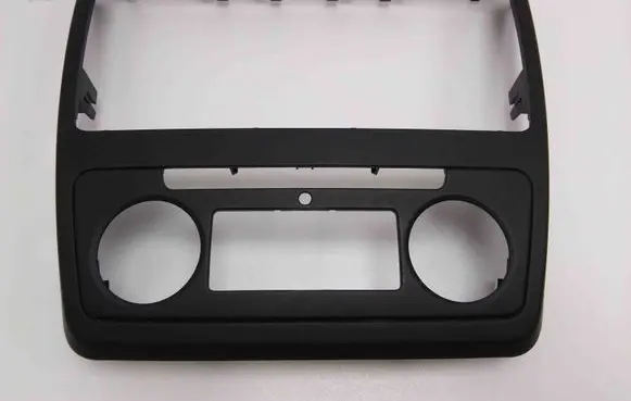 Skoda Yeti (5L) Radio/GPS head unit trim 5L0858069