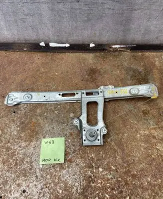 BMW 3 E46 Rear door manual window regulator 7011206