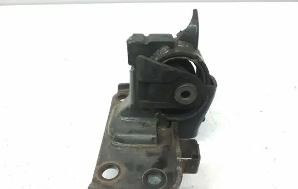 Toyota Avensis T270 Engine mount bracket