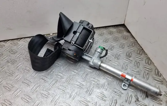 Volvo C70 Rear seatbelt 8639565