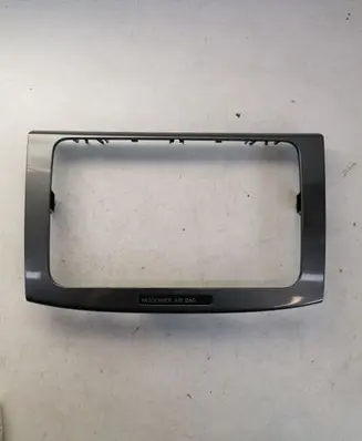 Radio/GPS head unit trim
