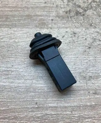 BMW 5 E60 E61 Fuel tank opening switch 8228939