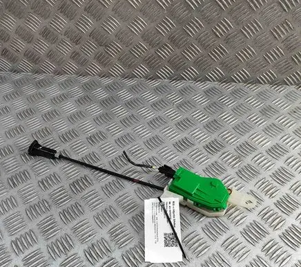 Fuel tank cap lock
