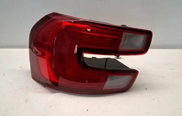 Tailgate rear/tail lights