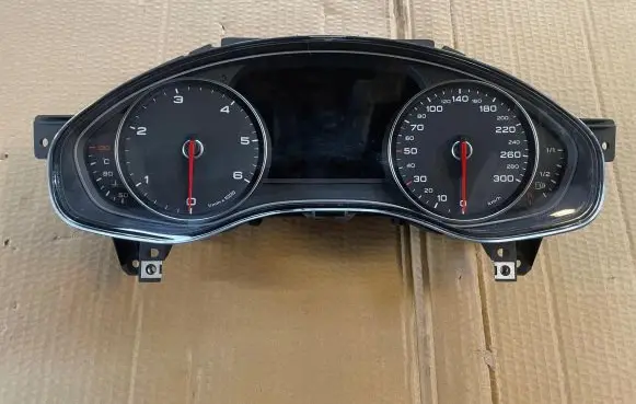 Audi A6 C7 Speedometer (instrument cluster) 4G8920932S
