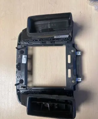 Volvo XC60 Dash center air vent grill 31417738