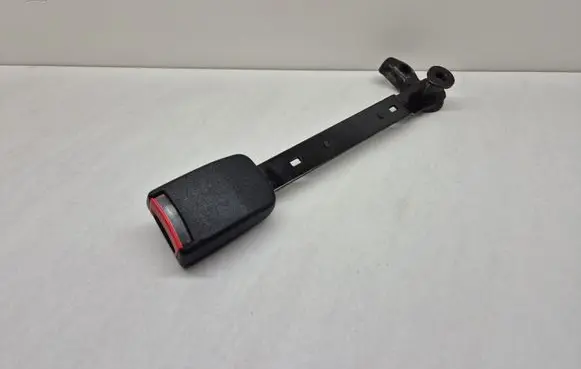 Volkswagen PASSAT B5 Front seatbelt buckle 3B0858471
