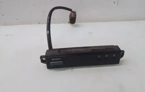 Subaru Legacy Clock 8AD419