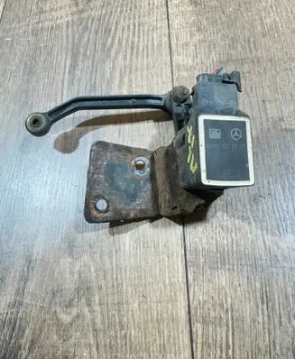 Mercedes-Benz ML W164 Air suspension front height level sensor A0105427717 5307