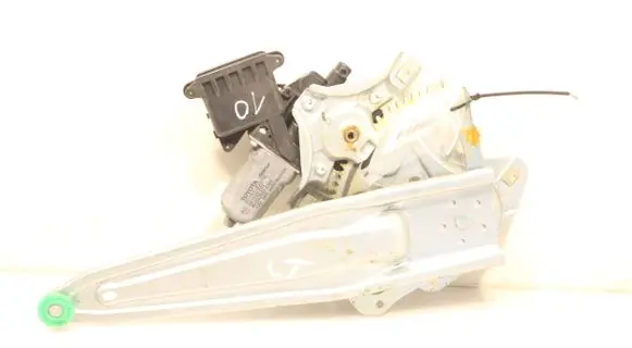 Toyota Auris E210 Rear window lifting mechanism without motor